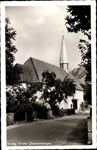 Ak Oberammergau in Oberbayern, Blick auf evangelische Kirche