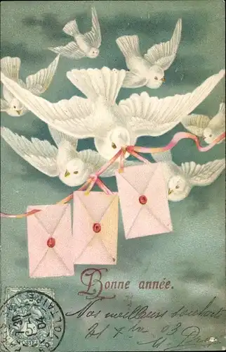 Präge Ak Glückwunsch Neujahr, Weiße Tauben bringen Briefe, Kitsch, Schleife