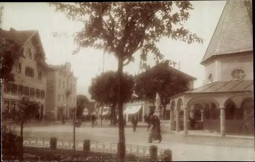 Foto Ak Prien am Chiemsee Oberbayern, Straßenpartie, Taufkapelle