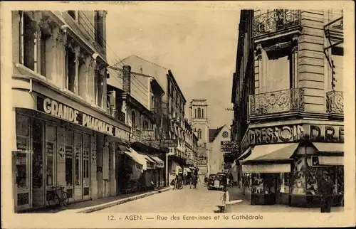 Ak Agen Lot et Garonne, Rue des Ecrevisses et la Cathedrale, Geschäfte