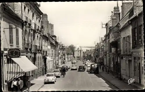 Ak Villeneuve sur Yonne, Rue Carnot et Porte de Sens