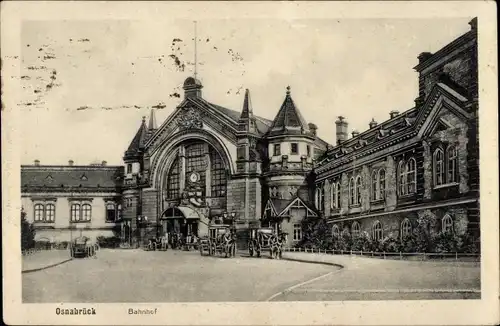 Ak Osnabrück in Niedersachsen, Bahnhof, Außenansicht, Pferdekutschen