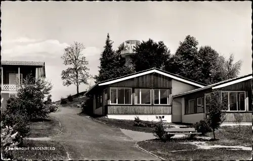 Ak Lindenberg im Allgäu Schwaben, Feriendorf Nadenberg, Häuser