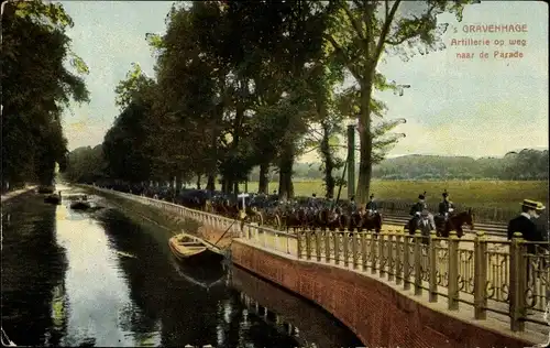 Ak 's Gravenhage Den Haag Südholland, Artillerie op weg naar Parade