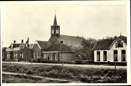 Ak Haulerwijk Friesland Niederlande, Ned. Herv. Kerk en Pastorie