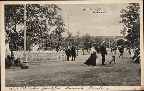 Ak Bad Salzuflen in Lippe, Konzertplatz, Spaziergänger