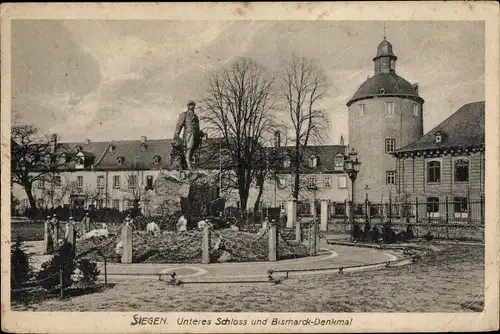 Ak Siegen in Westfalen, Unteres Schloss und Bismarck-Denkmal, Park