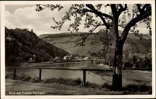 Ak Traben Trarbach an der Mosel, Blick auf den Ort über Fluss, Panorama