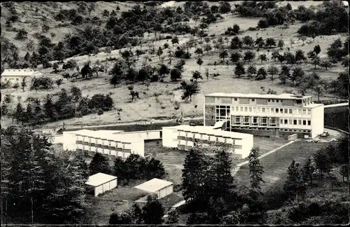 Ak Bad Salzig Boppard am Rhein, Sanatorium der Bewegung-Therapie, Luftaufnahme