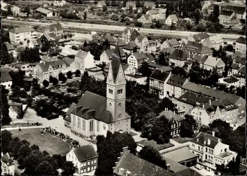 Ak Gladbeck im Ruhrgebiet Westfalen, Christuskirche, Luftaufnahme