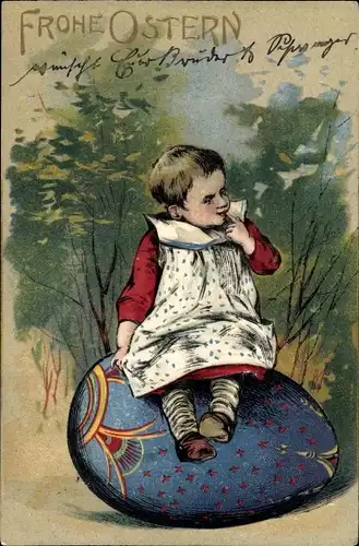 Präge Litho Glückwunsch Ostern, Kind auf Osterei sitzend