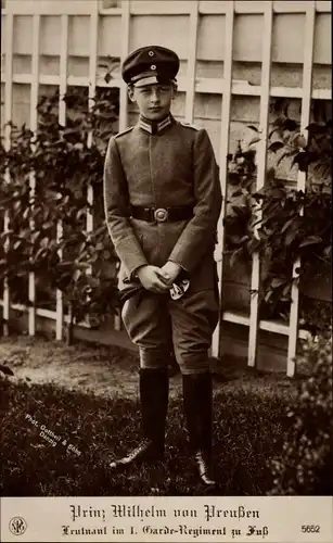 Ak Prinz Wilhelm von Preußen, Leutant im I. Garde Regiment zu Fuß, Uniform, Portrait