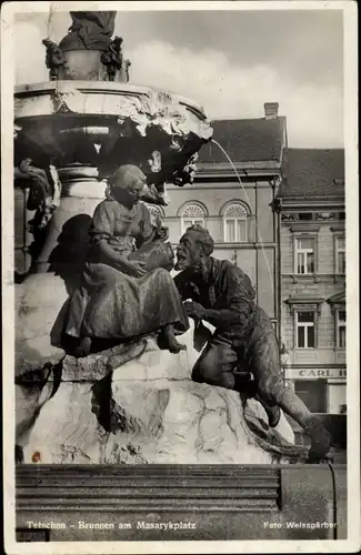 Ak Děčín Tetschen an der Elbe Region Aussig, Brunnen am Masaryplatz