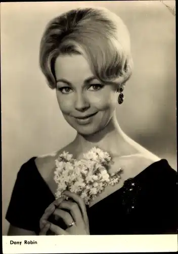 Ak Schauspielerin Dany Robin, Liebe an der Seine, Portrait