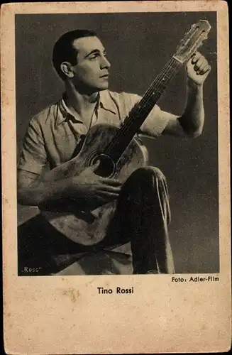 Ak Schauspieler und Sänger Tino Rossi, Portrait mit Gitarre