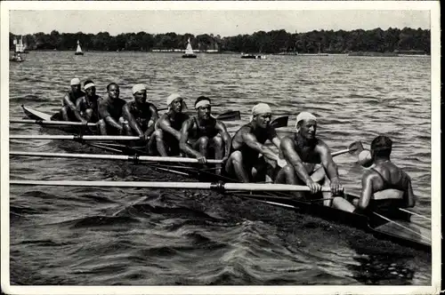 Sammelbild Olympia 1936, Ruderer im italienischen Achter im Training