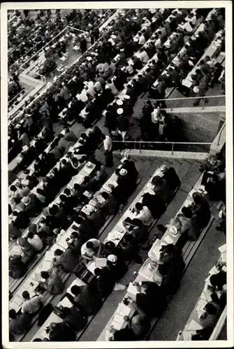 Sammelbild Olympia 1936, Journalisten im Stadion