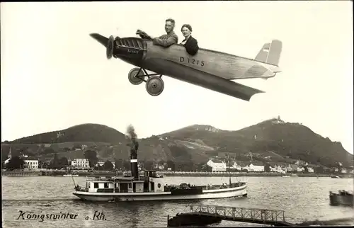 Foto Ak Königswinter am Rhein, Zwei Passagiere im Junkers Flugzeug, Dampfer