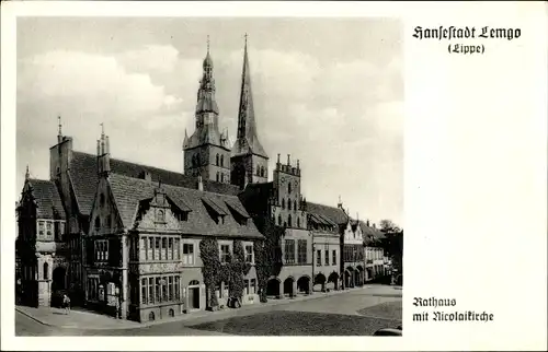 Ak Lemgo in Lippe, Hansestadt, Rathaus mit Nicolaikirche, Außenansicht