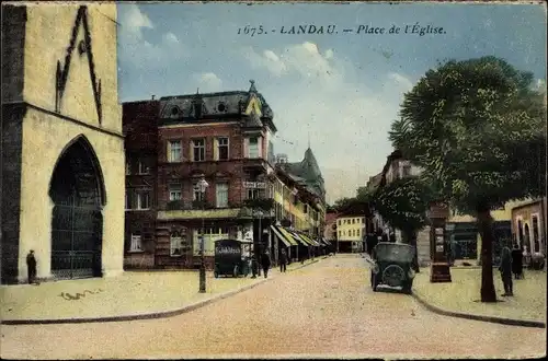 Ak Landau in der Pfalz, Place de l' Église, Fahrzeuge