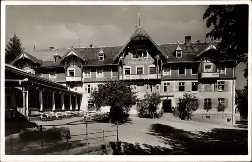 Ak Friedenweiler im Schwarzwald, Hotel und Kurhaus, Innenhof