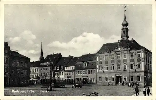 Ak Radeberg in Sachsen, Markt mit Rathaus, Otto Schumann Markt Drogerie