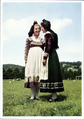 Ak Oberhessische Trachten, Mädchen in der Marburger Tracht