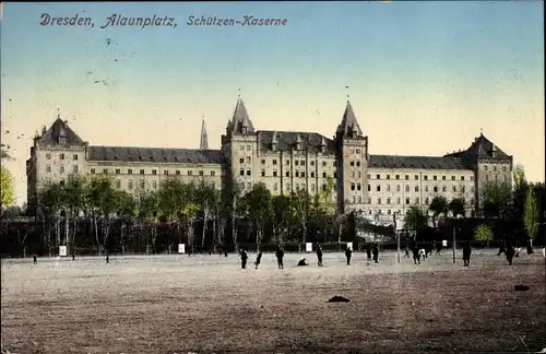 Ak Dresden Neustadt, Alaunplatz und Schützenkaserne, Soldaten