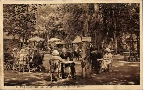 Ak Vichy Allier, L'Ardoisiere, Un coin du cafe glacier