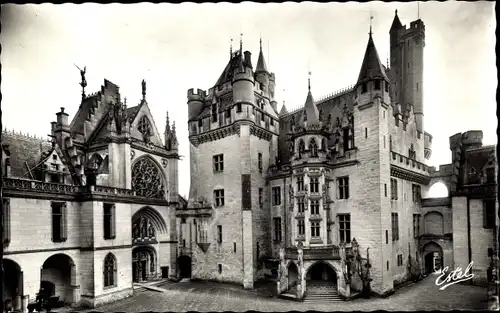 Ak Pierrefonds Oise, Le Chateau, La Chapelle et le Donjon