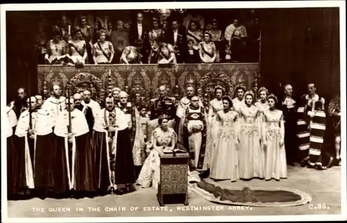 Ak London, The Queen takes her seat in the Chair of State, Westminster Abbey, Coronation 1953