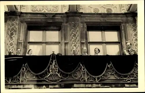 Foto Ak Erfgroothertog, Hertogin, Prinses de Rethy, Koning Leopold, Prins Felix van Luxemburg