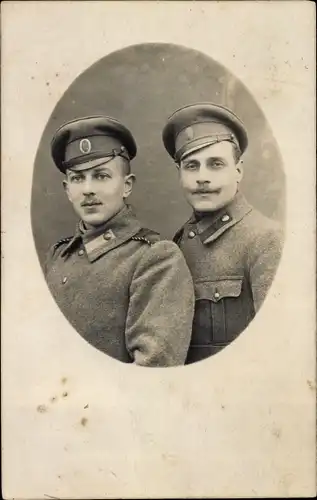 Foto Ak Zwei russische Soldaten in Uniform, Portrait, Kriegsgefangenenlager Cottbus
