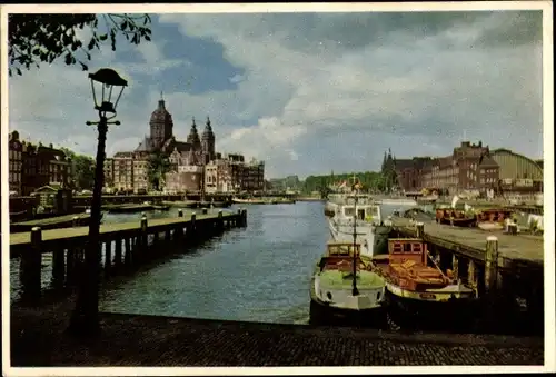 Foto Amsterdam Nordholland Niederlande, St. Nicolaaskerk en Centraal Station