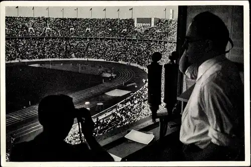 Sammelbild Olympia 1936, Rundfunksprecher im Stadion