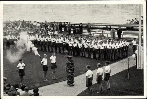 Sammelbild Olympia 1936, Fackelstaffel am Kampfplatz der Ruderer