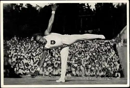 Sammelbild Olympia 1936, Olympiasieger Alfred Schwarzmann bei einer Standwaage