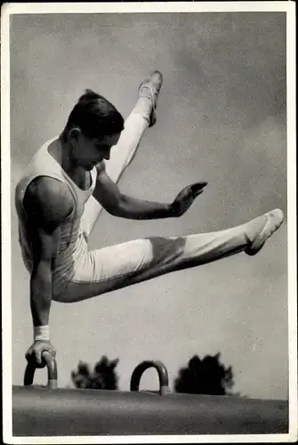 Sammelbild Olympia 1936, Deutscher Turner Konrad Frey am Pferd