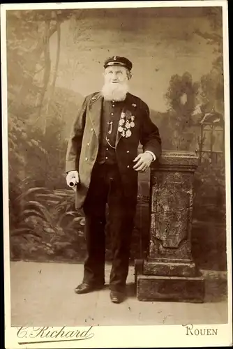 Kabinett Foto Französischer Seemann in Uniform, Orden