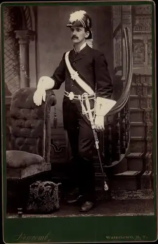 Kabinett Foto Freemason, Freimaurer in Uniform, Standportrait