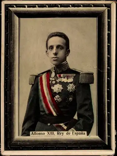 Foto Spanien, König Alfons XIII, Portrait in Uniform, Orden