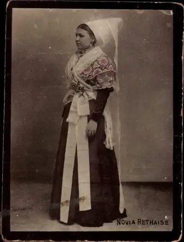 Foto Frankreich, Novia Rethaise, Frau in Tracht