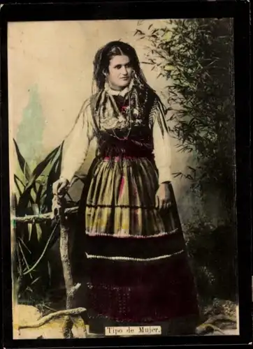 Foto Portugal ?, Tipo de Mujer, Frau in Volkstracht