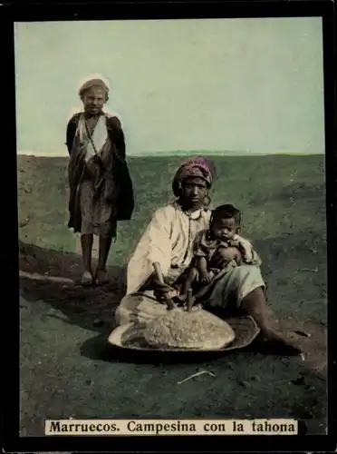 Foto Marruecos, Marokko, Campesina con la tahona