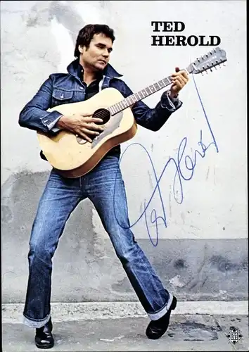 Ak Sänger Ted Herold, Portrait mit Gitarre, Autogramm