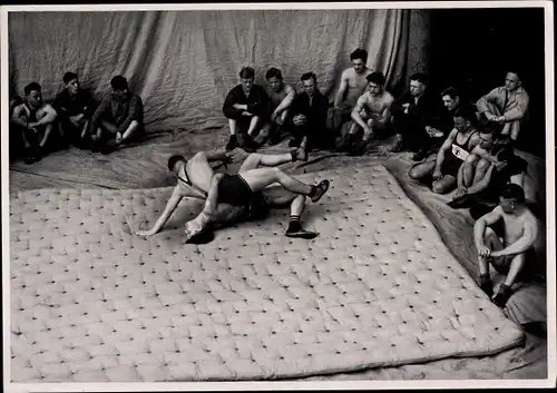 Sammelbild Olympia 1936, Deutsche Ringer im Trainingslager Benneckenstein