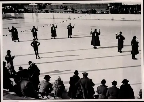 Sammelbild Olympia 1936, Schiedsrichter beim Eiskunstlauf