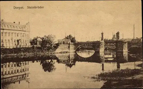 Ak Tartu Dorpat Estland, Steinbrücke, Partie am Wasser