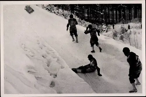 Sammelbild Olympia 1936, Viererbob Deutschland II nach Sturz