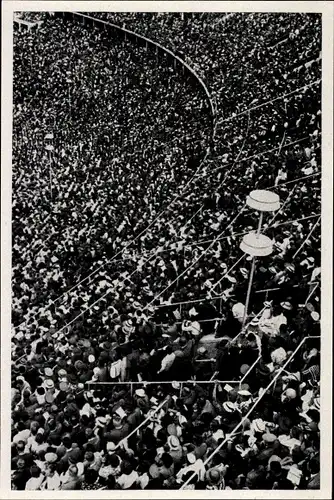 Sammelbild Olympia 1936, Zuschauermenge im Stadion, Tribüne